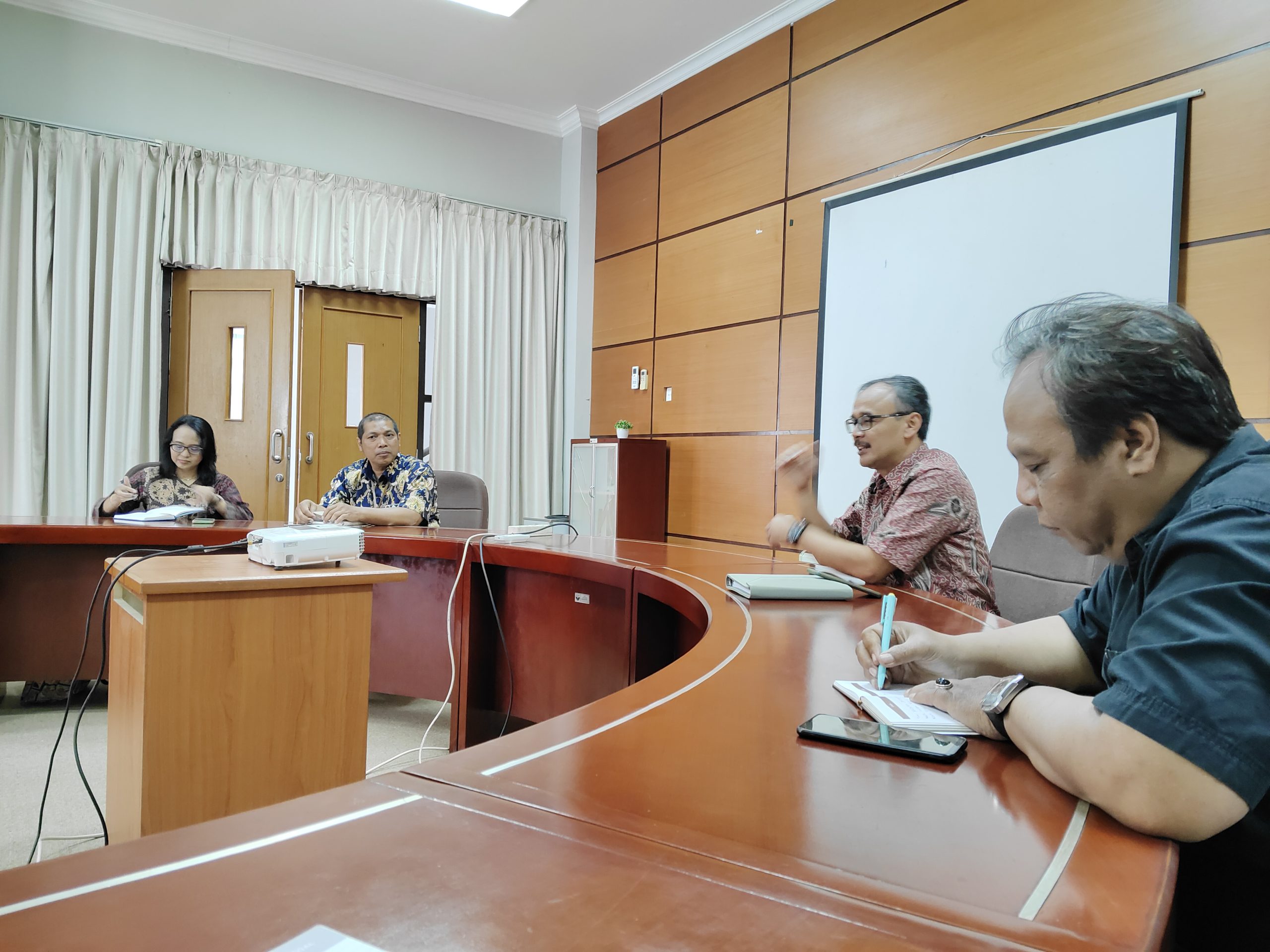 Humas UPI Terima Kunjungan Tim Pusdiklat Kemdikbudristek