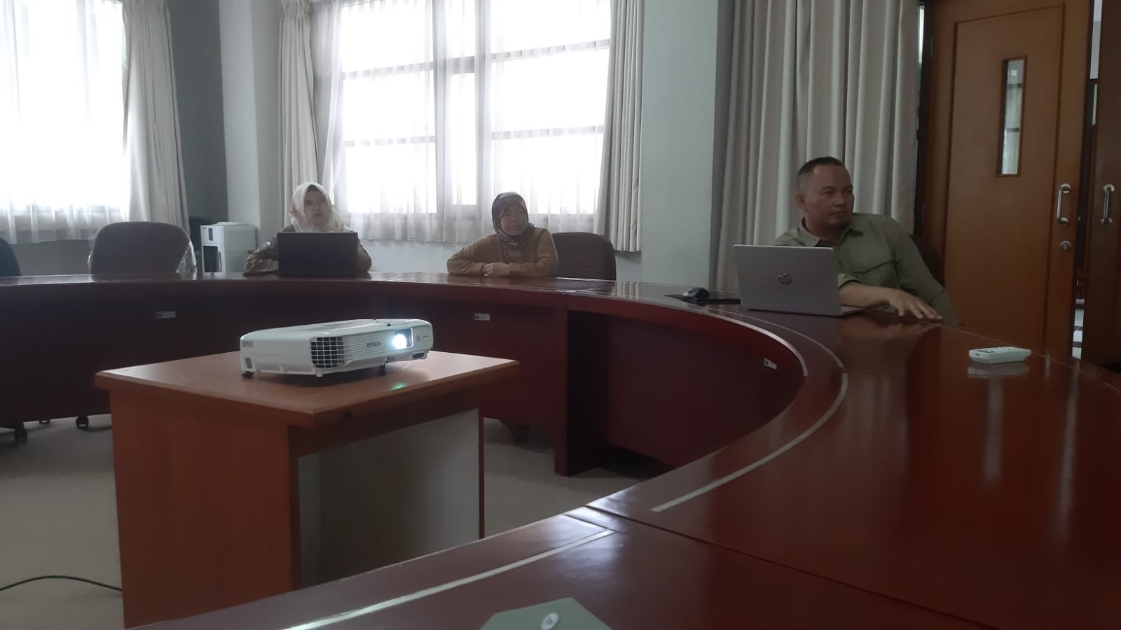 Arsip UPI Lakukan Evaluasi Kearsipan di Humas UPI