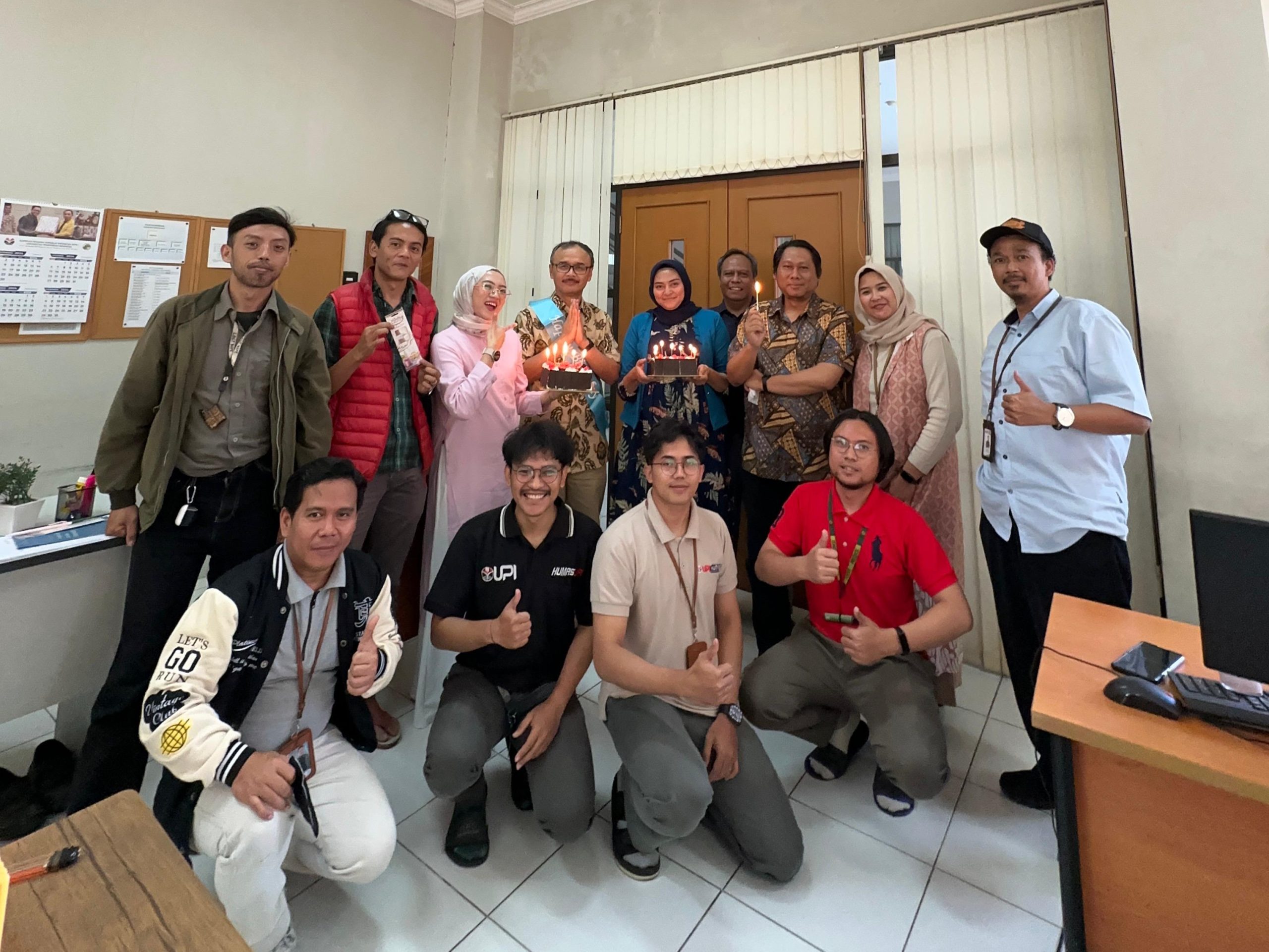 Humas UPI Rayakan Momen Spesial Kepala Humas